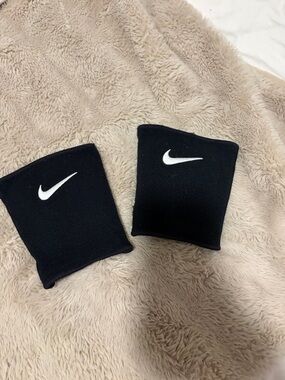 Nike Black knee pads for volleyball